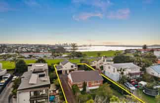 38 & 38A Te Arawa Street, Orakei