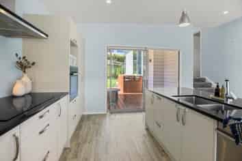 28 Robertson Street, Raglan