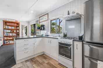 12 Chenery Road, Red Beach