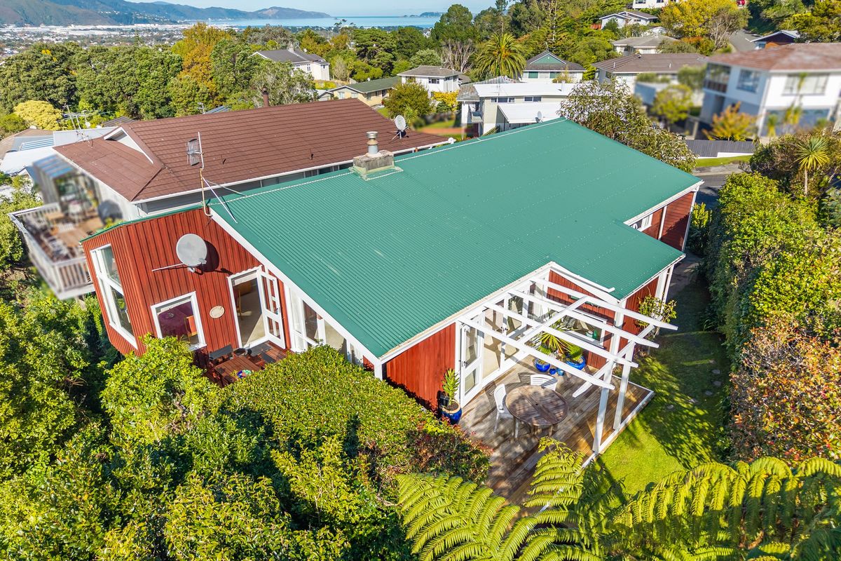 Peaceful Living, Native Beauty, City Convenience, Tirohanga