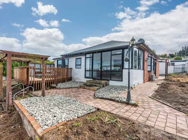 6 & 6A Torquay Street, Abbotsford