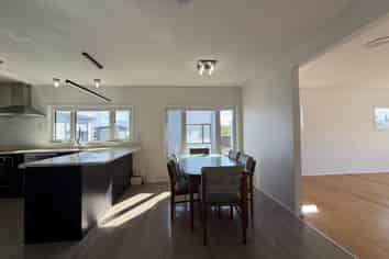 42A Blakeborough Drive, Forrest Hill