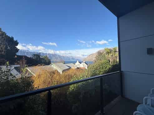 5C Aspen Grove, Fernhill/Sunshine Bay
