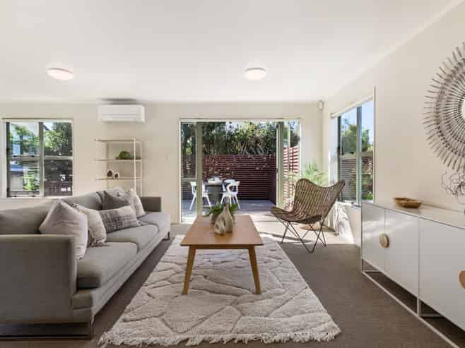 159 Chivalry Road, Glenfield