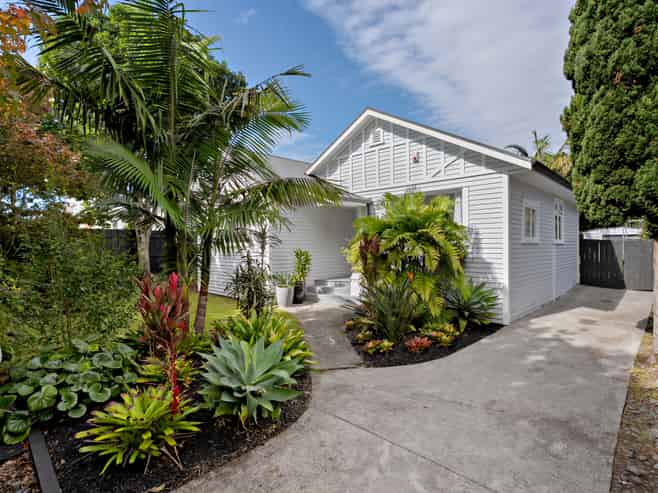 52 Springleigh Avenue, Mount Albert