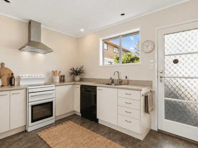 1/576A Weymouth Road, Weymouth