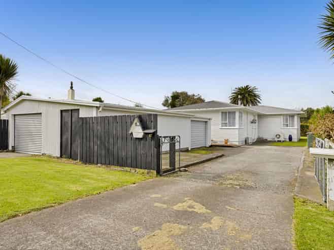 63 Longfellow Road, Opunake