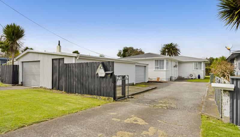 63 Longfellow Road, Opunake