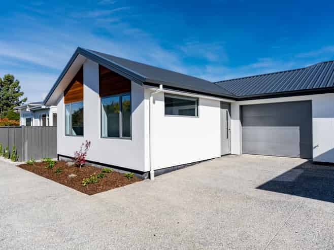 100 A and  Bush Road, Mosgiel