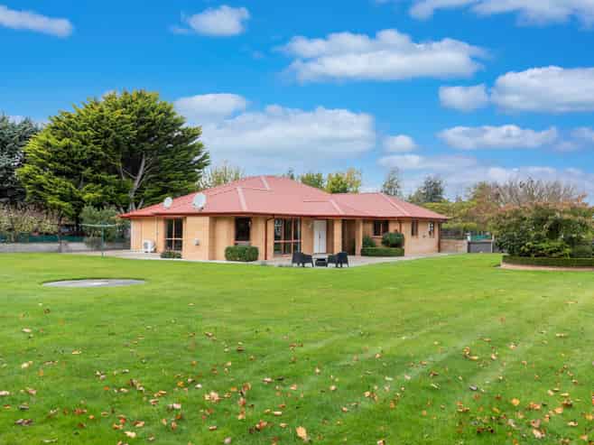 20 Allin Drive, Waikuku Beach