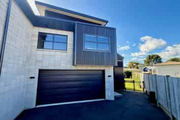 11/12 Stewart Street, Raglan