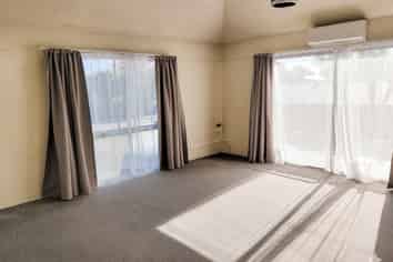 1/8 Straven Road, Riccarton