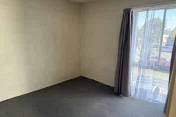 1/8 Straven Road, Riccarton