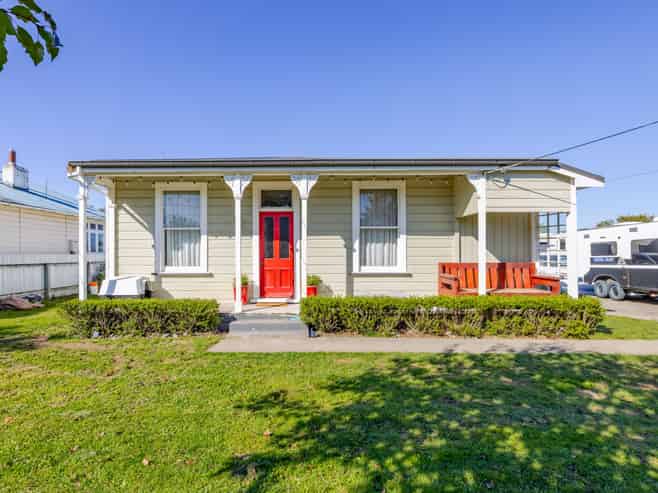 8 Russell Street, Otane