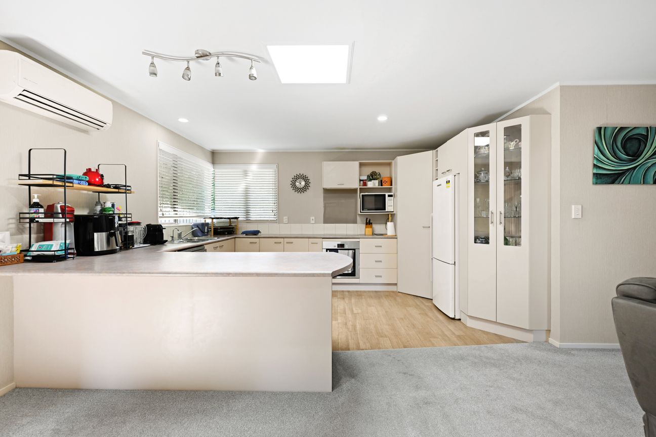 Outstanding Entry-Level Opportunity - Vista 6