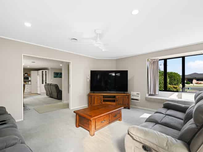 26 Bouverie Crescent, Flagstaff