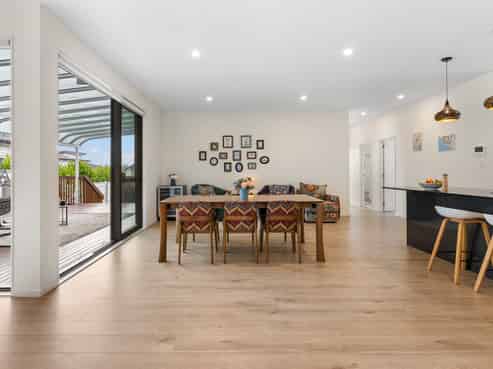 45 Johns Creek Crescent, Silverdale