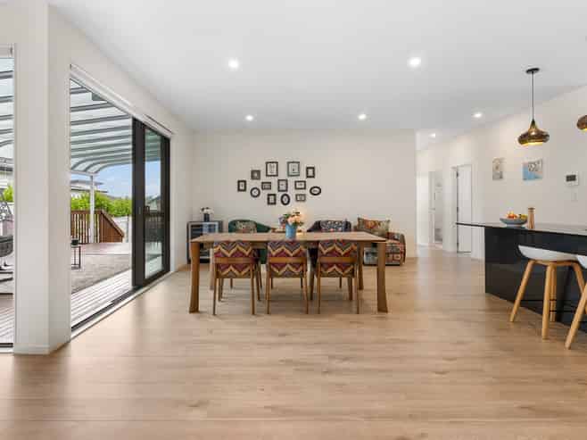 45 Johns Creek Crescent, Silverdale