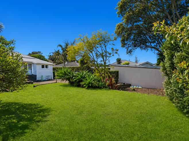 802 New North Road, Mount Albert