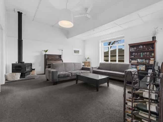 802 New North Road, Mount Albert