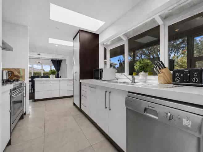 802 New North Road, Mount Albert