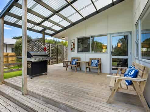 6 Cousins Avenue West, Foxton Beach