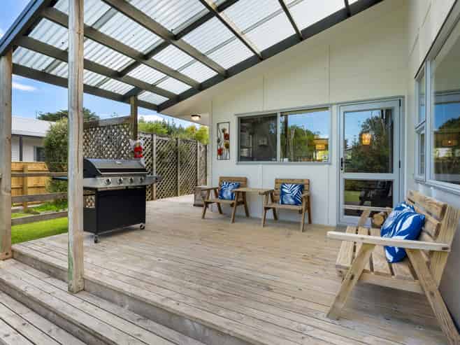 6 Cousins Avenue West, Foxton Beach