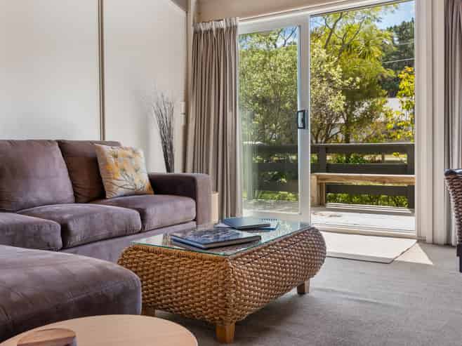 6 Cousins Avenue West, Foxton Beach