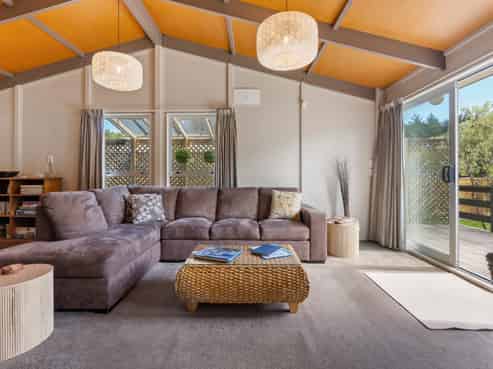 6 Cousins Avenue West, Foxton Beach
