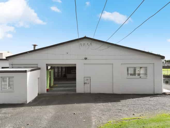 Secure warehouse with drive-through access