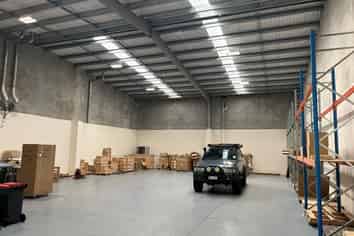 Quality warehouse and offices