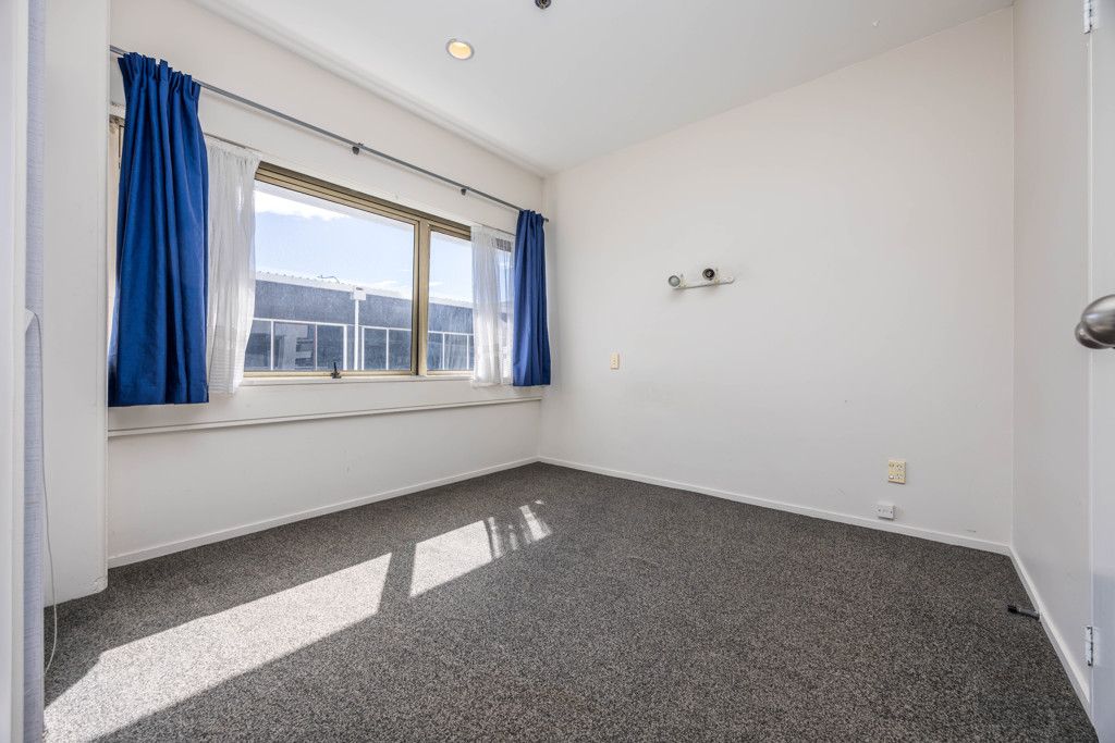 Rare Do-up Opportunity in Takapuna! – další