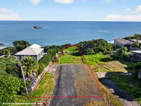 9 Ngatira Road, Muriwai