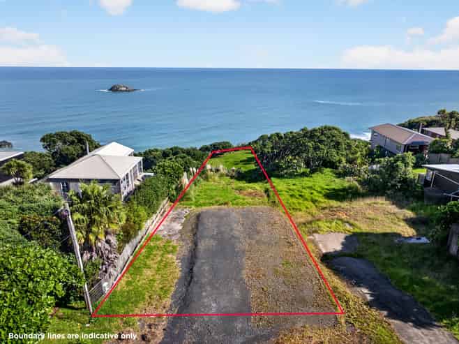 9 Ngatira Road, Muriwai