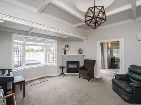 55 Lake Crescent, Hamilton Lake