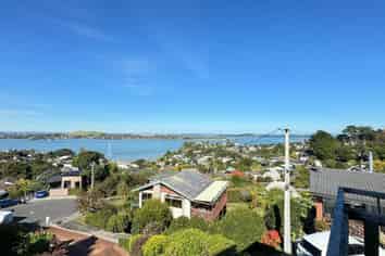 7 Viking Avenue, Hillsborough