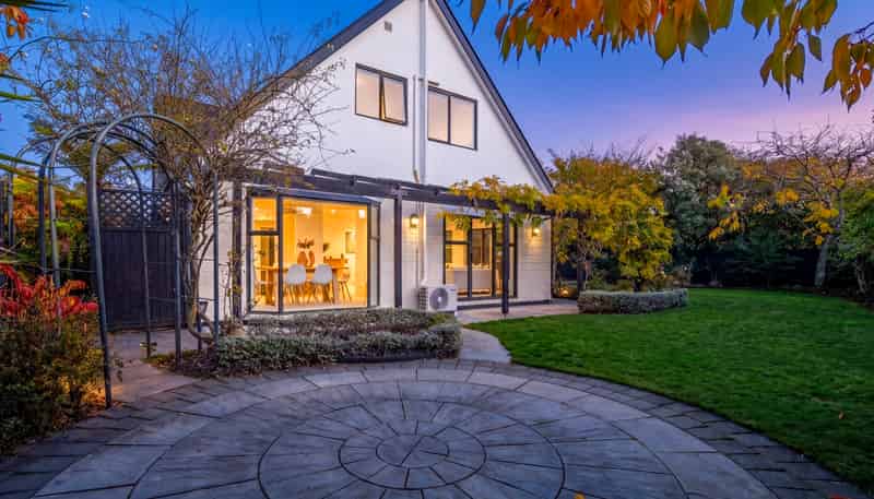 11 Millcroft Place, Parklands