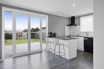 18 Whitcombe Road, Opunake