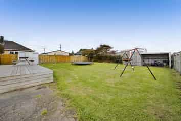 18 Whitcombe Road, Opunake
