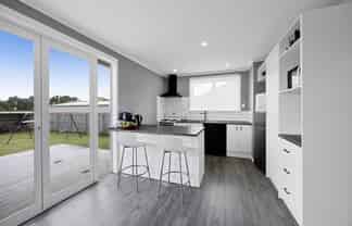 18 Whitcombe Road, Opunake
