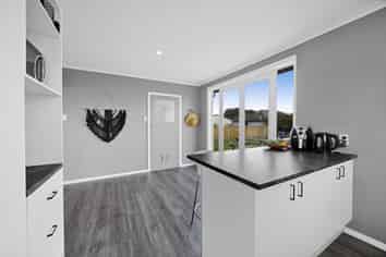 18 Whitcombe Road, Opunake