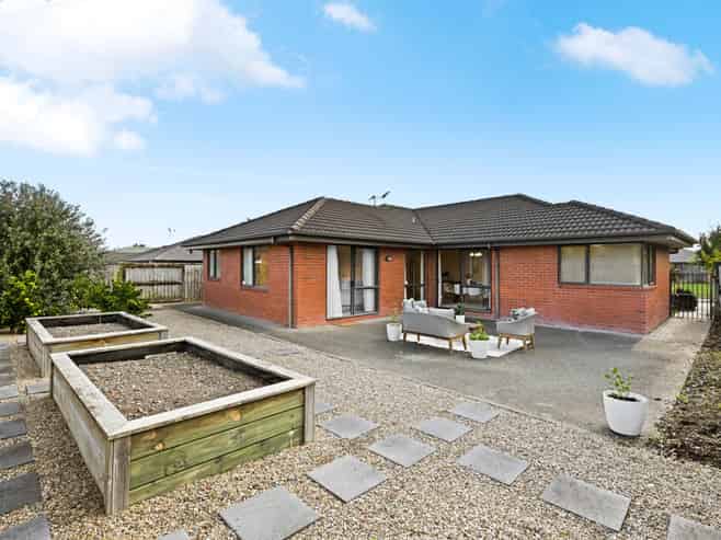 3 Azure Place, Huntington