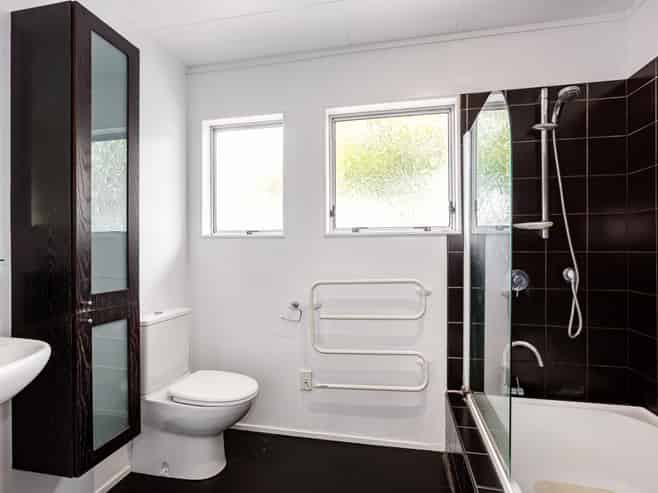 108 Omapere Street, Whitby