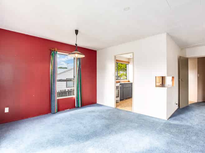 108 Omapere Street, Whitby