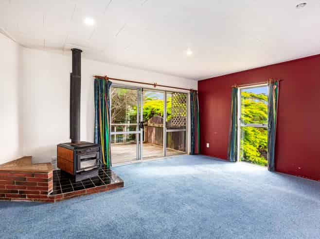 108 Omapere Street, Whitby