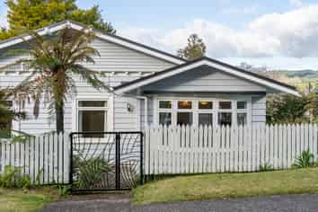 17 Sophia Street, Glenholme