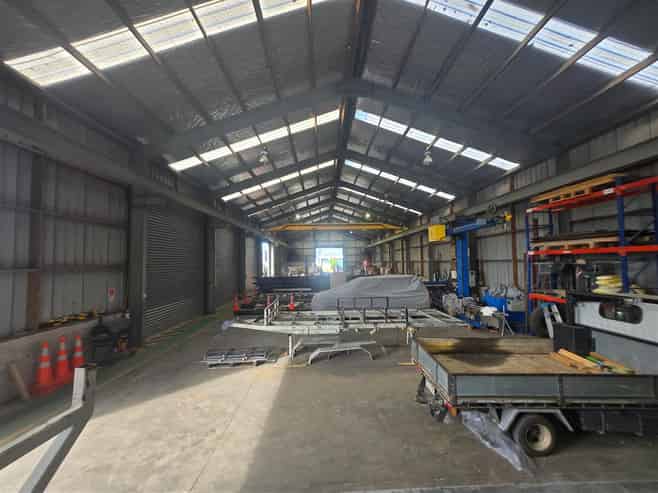 CBRE | Industrial Facility with Gantry Crane