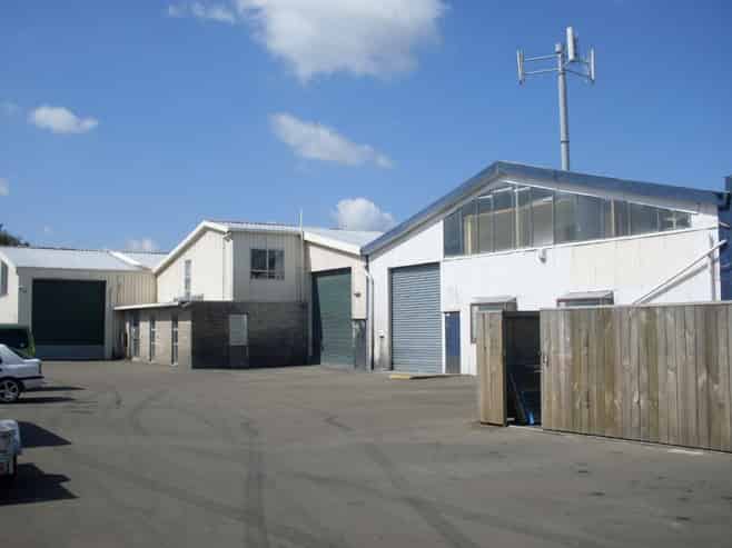 Great Warehouse/Workshop in Tremaine