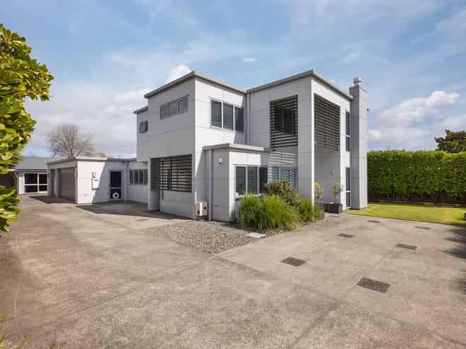 118 Fourteenth Avenue, Avenues