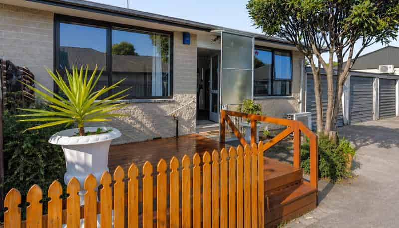 2/628 Cashel Street, Linwood